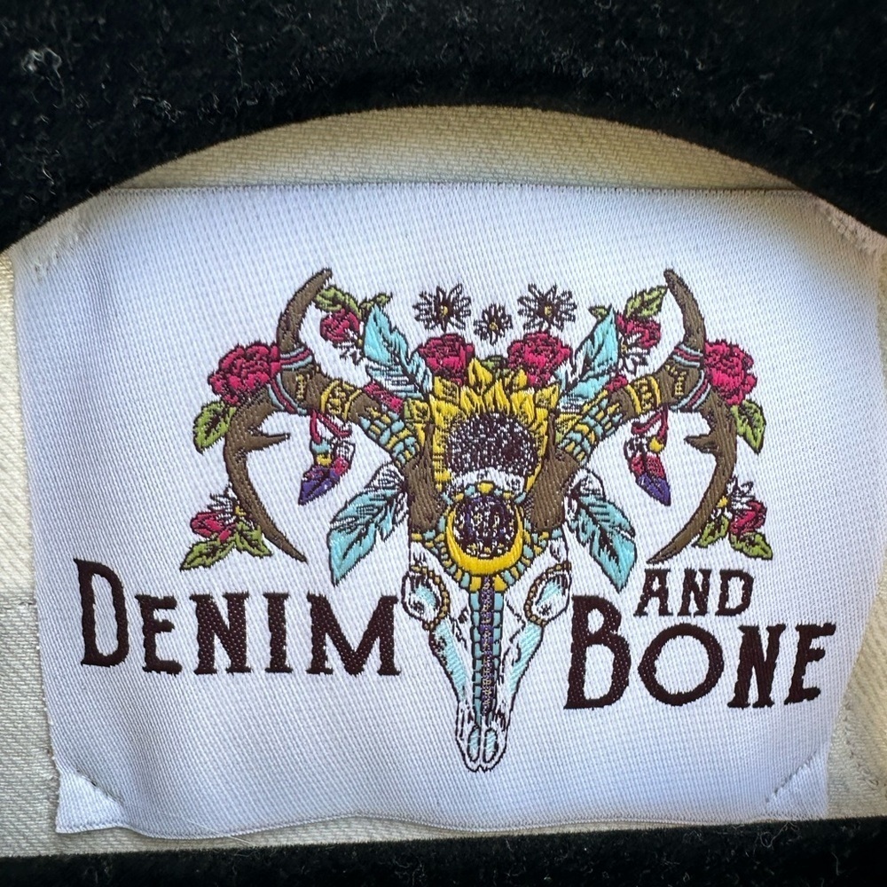 Denim and Bone Mary and Roses patch and embroidered one of a kind Levi Jacket - Picture 4 of 15